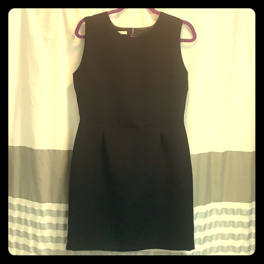 Chic little black dress with back opening